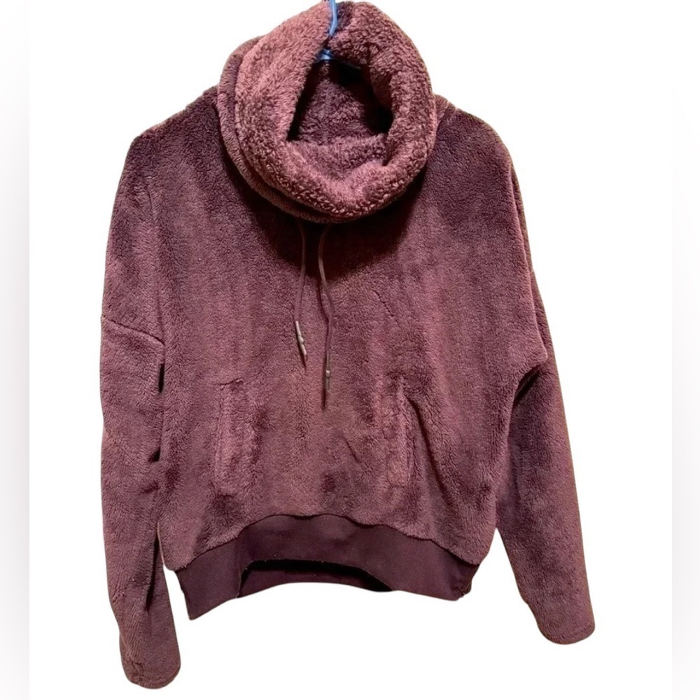 Mondetta Women’s Cowl Neck Purple Crop Fleece.  Size